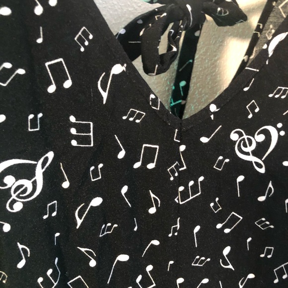 Hot Topic music notes monogram - Picture 5 of 7